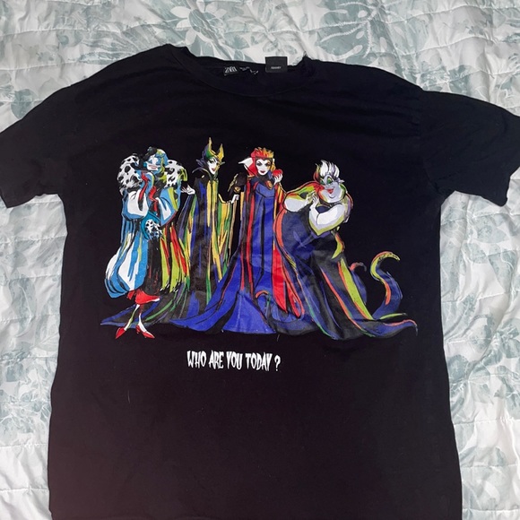 Zara Graphic Tee - Picture 1 of 2